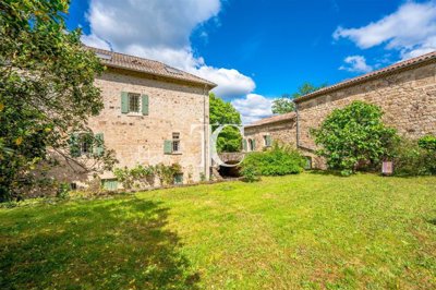 7 Bed House for sale