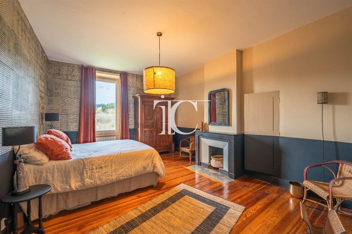 Image No.15-7 Bed House for sale