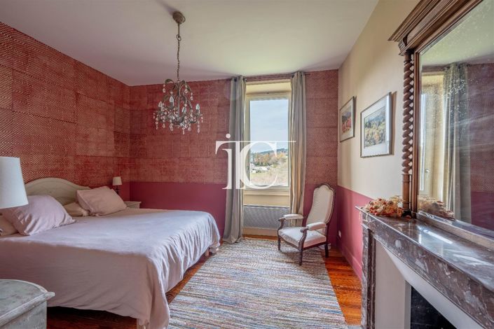 Image No.16-7 Bed House for sale