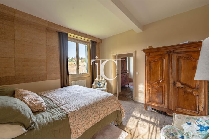 Image No.17-7 Bed House for sale