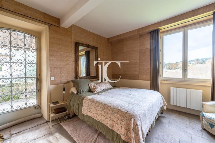 Image No.18-7 Bed House for sale