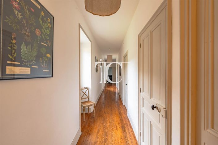 Image No.24-7 Bed House for sale