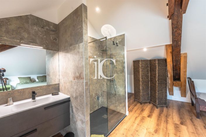 Image No.26-7 Bed House for sale