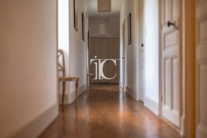 Image No.27-7 Bed House for sale