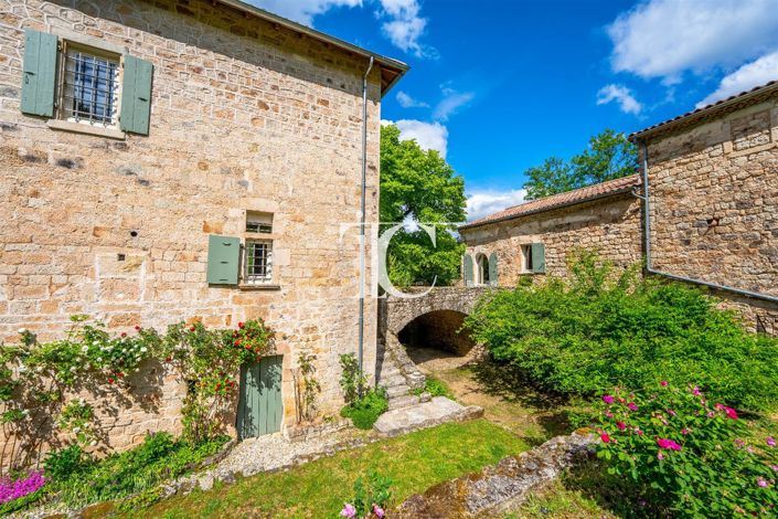 Image No.40-7 Bed House for sale