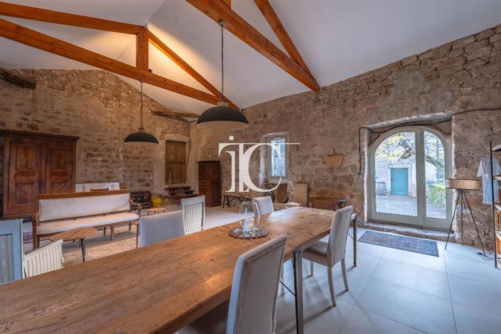 Image No.8-7 Bed House for sale