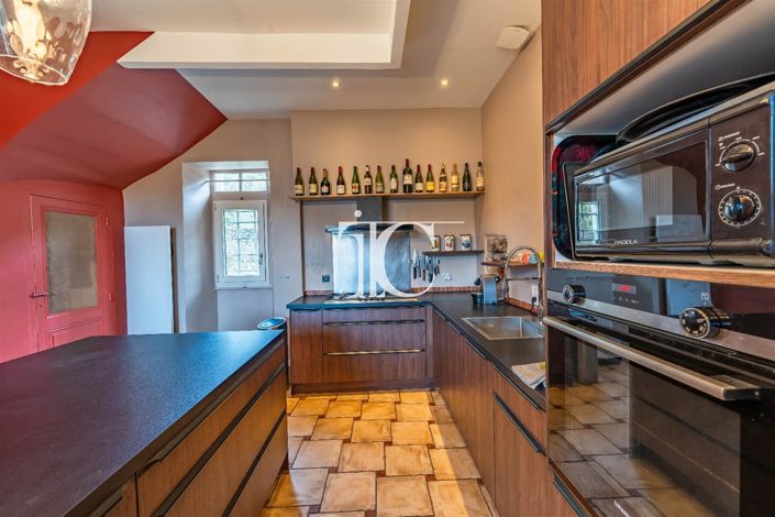 Image No.9-7 Bed House for sale