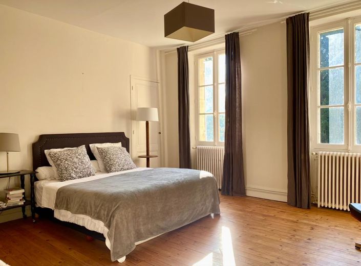 Image No.5-6 Bed House for sale