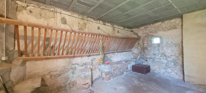 Image No.5-9 Bed House for sale