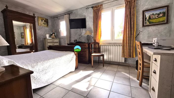 Image No.6-3 Bed House for sale