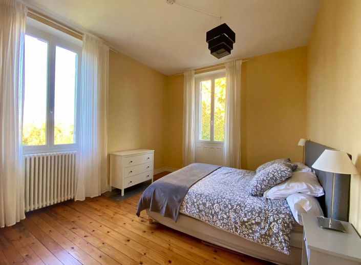 Image No.10-6 Bed House for sale