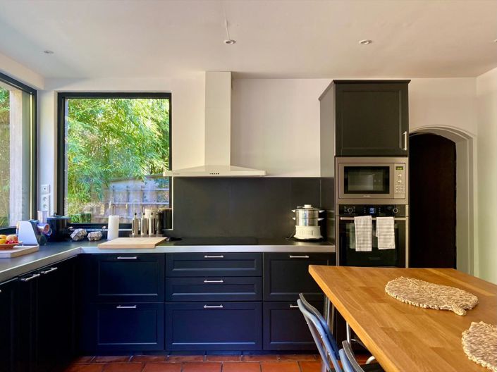 Image No.8-6 Bed House for sale