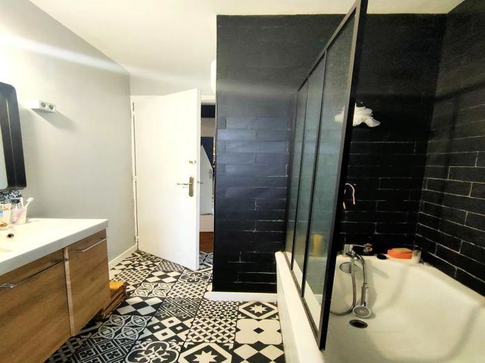 Image No.8-3 Bed Apartment for sale