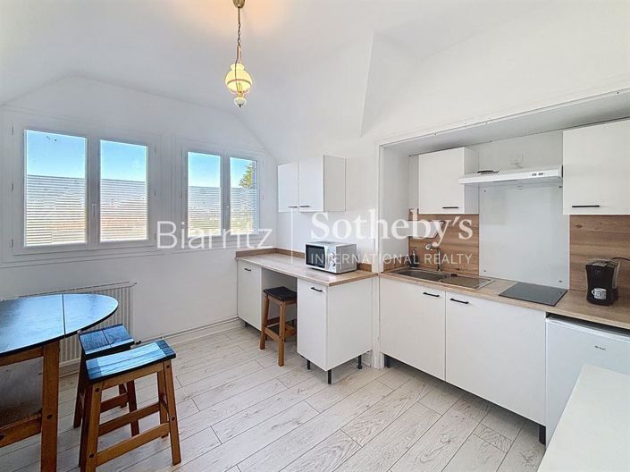 Image No.11-8 Bed House for sale