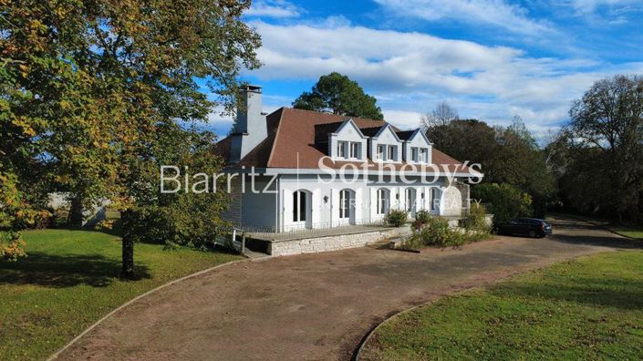 Image No.19-8 Bed House for sale