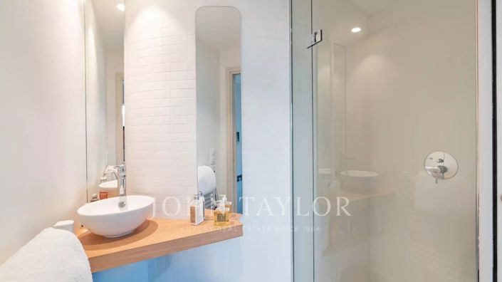 Image No.16-2 Bed Apartment for sale