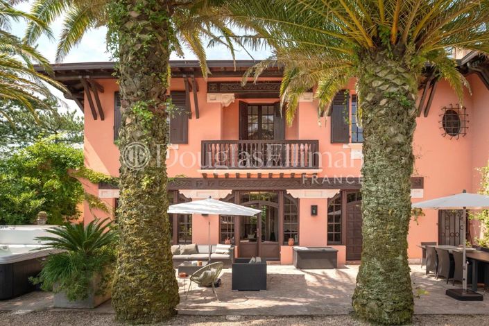 Image No.1-7 Bed House for sale