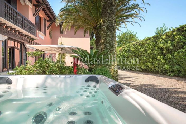 Image No.12-7 Bed House for sale