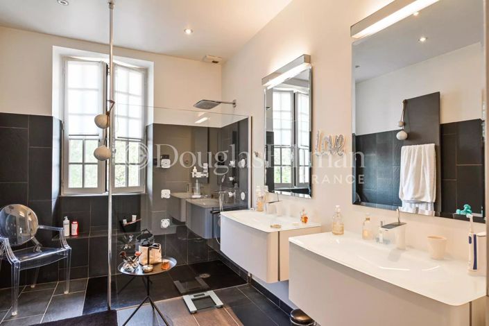 Image No.6-7 Bed House for sale