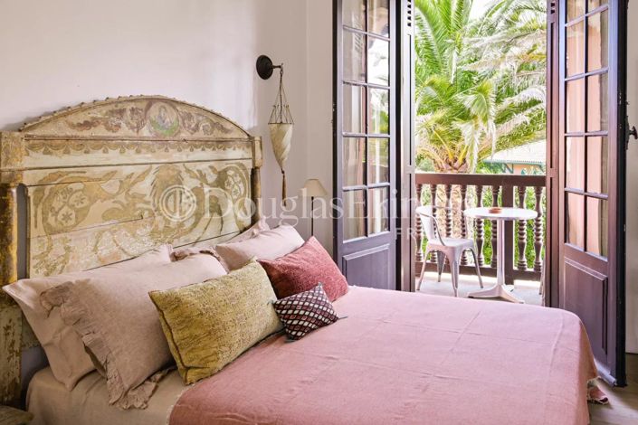 Image No.8-7 Bed House for sale