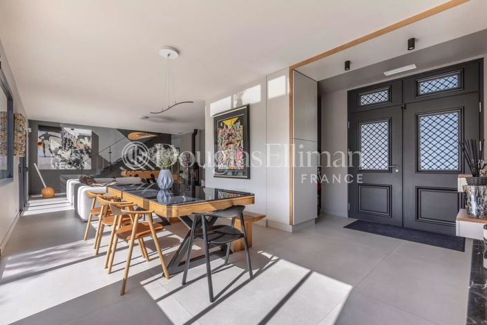 Image No.16-6 Bed House for sale