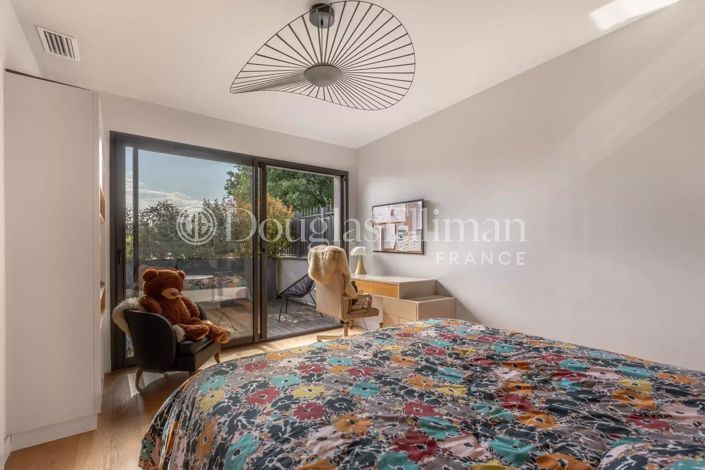 Image No.22-6 Bed House for sale