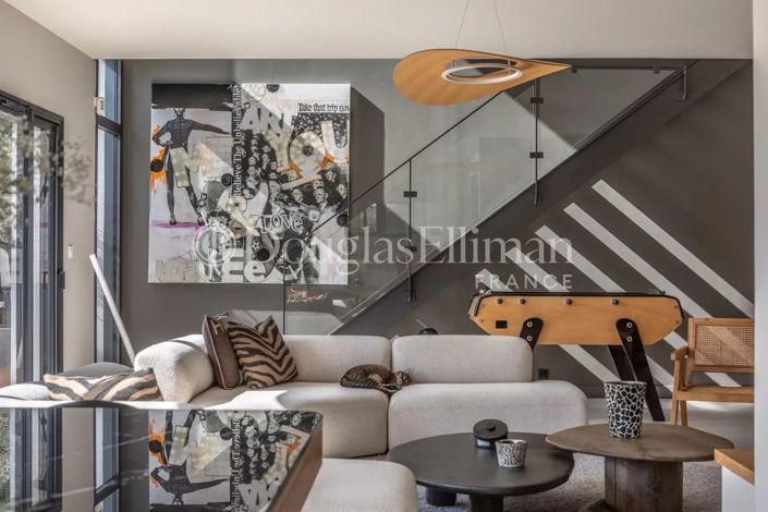 Image No.6-6 Bed House for sale