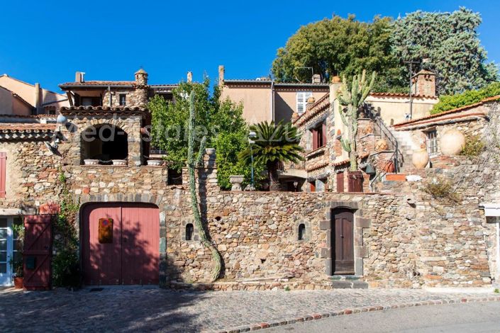 Image No.12-Maison de 10 chambres à vendre à Grimaud