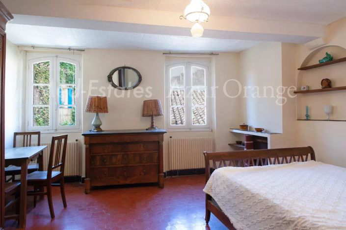 Image No.21-10 Bed House for sale