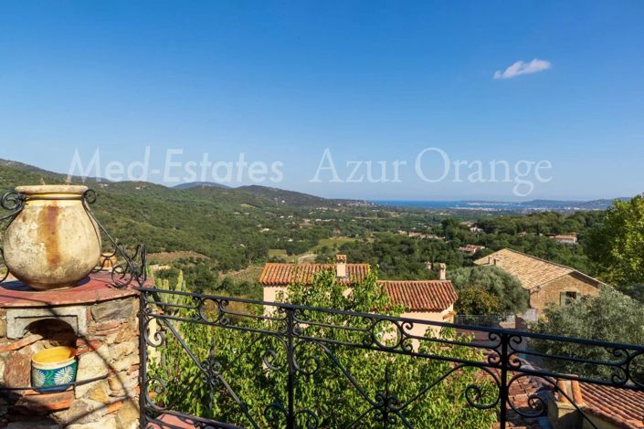 Image No.28-10 Bed House for sale