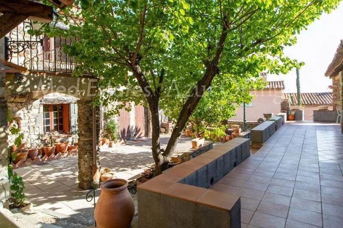 Image No.5-10 Bed House for sale