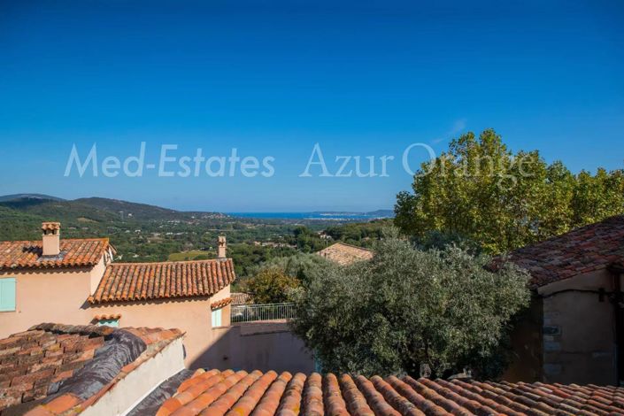 Image No.6-10 Bed House for sale