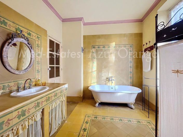 Image No.14-15 Bed House for sale