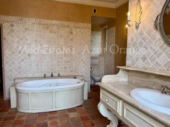 Image No.17-15 Bed House for sale