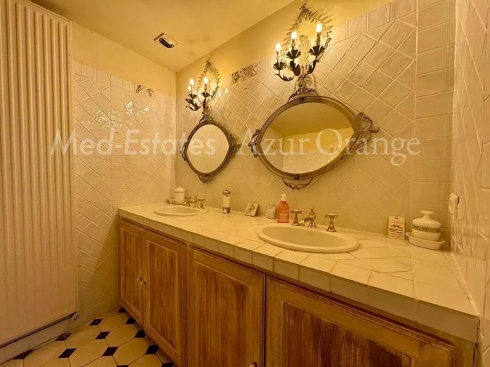 Image No.22-15 Bed House for sale