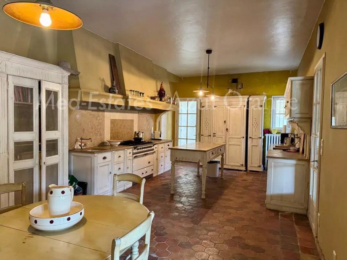 Image No.9-15 Bed House for sale