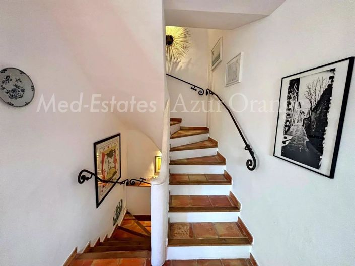 Image No.11-3 Bed House for sale