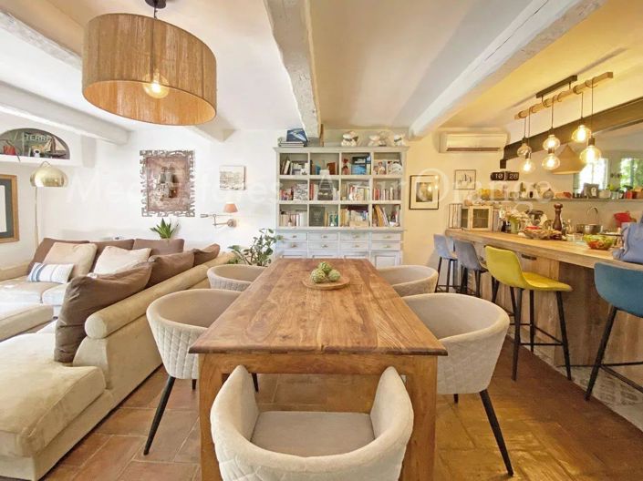 Image No.6-5 Bed House for sale