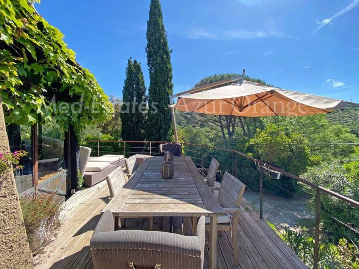 Image No.9-5 Bed House for sale