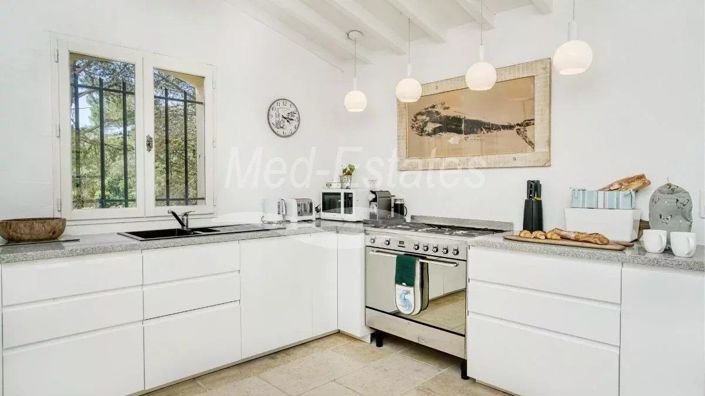 Image No.10-5 Bed House for sale