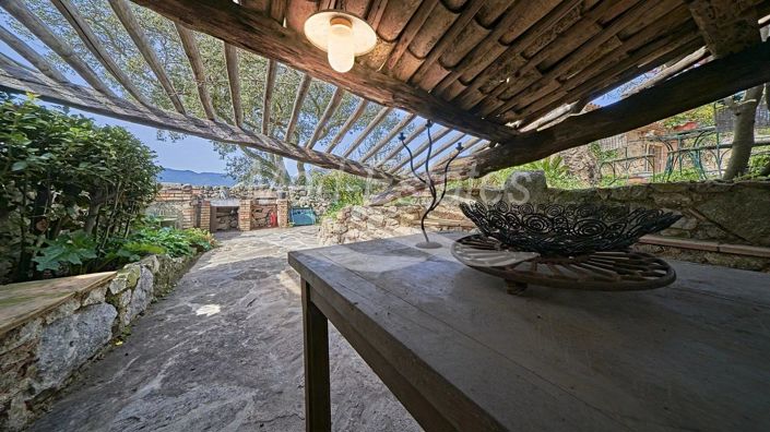 Image No.10-3 Bed House for sale