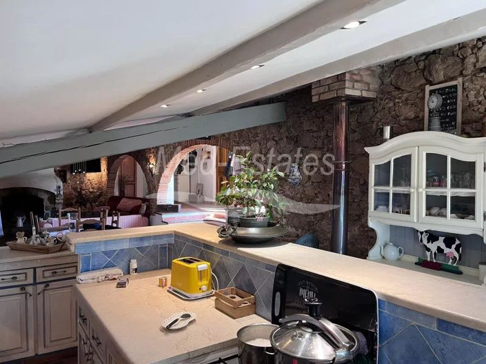 Image No.17-3 Bed House for sale