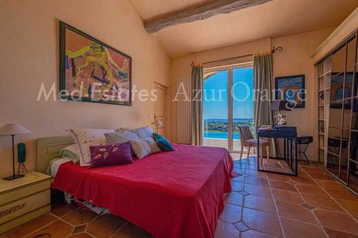 Image No.10-5 Bed House for sale