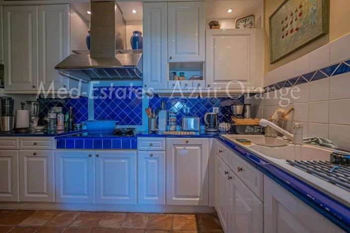 Image No.9-5 Bed House for sale