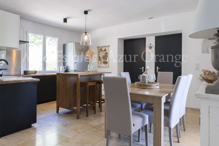 Image No.8-4 Bed House for sale