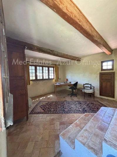 Image No.10-5 Bed House for sale