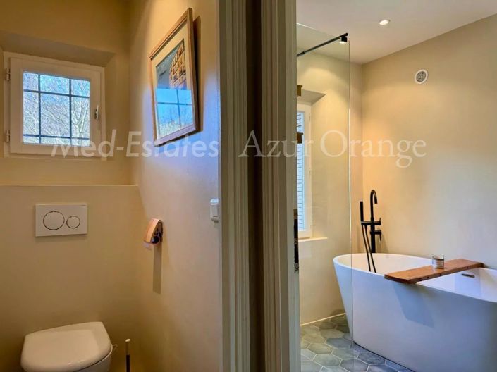 Image No.10-3 Bed House for sale