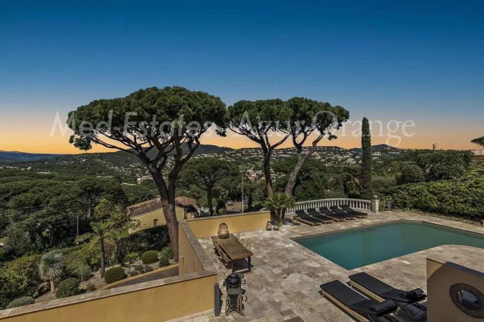 Image No.1-5 Bed House for sale