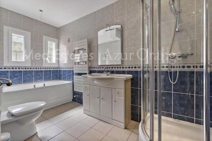 Image No.13-5 Bed House for sale