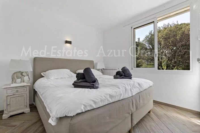 Image No.16-5 Bed House for sale